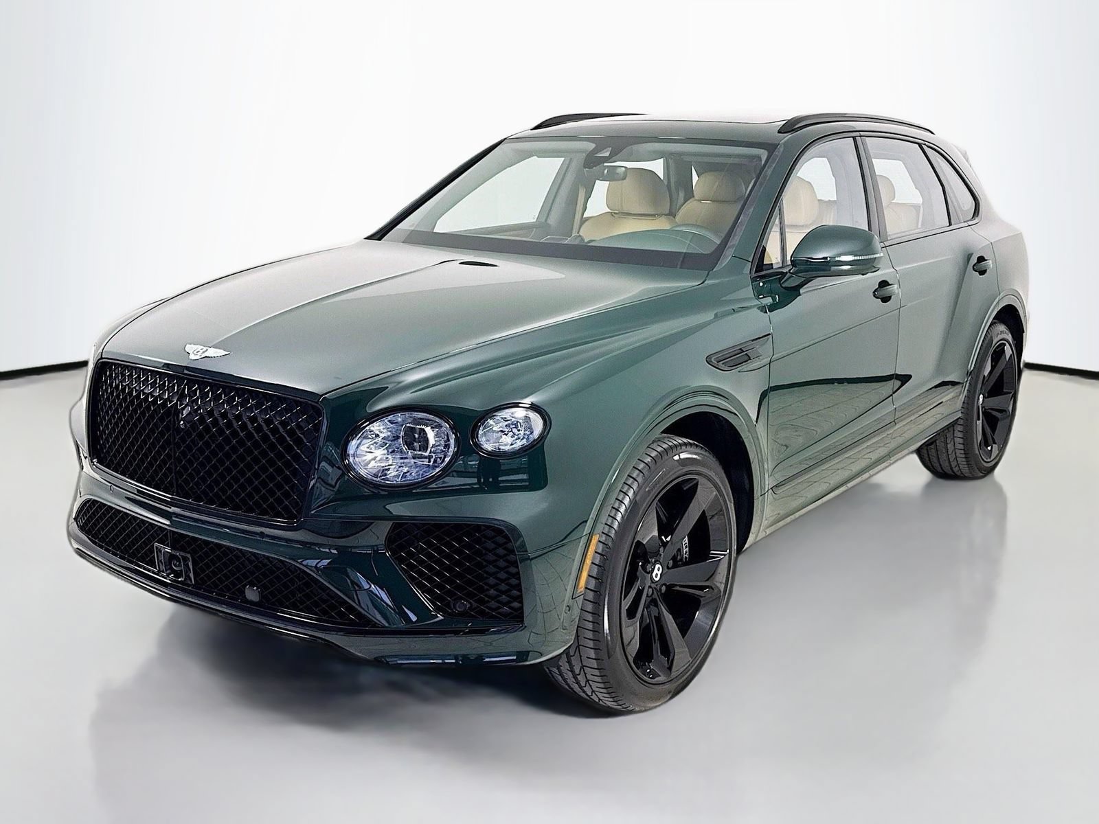 Certified 2025 Bentley Bentayga AWD/4WD image 3