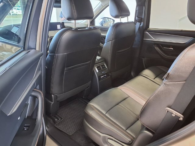 Used 2025 MAZDA CX-70 Plug-In Hybrid w/ Premium Pkg AWD/4WD image 17
