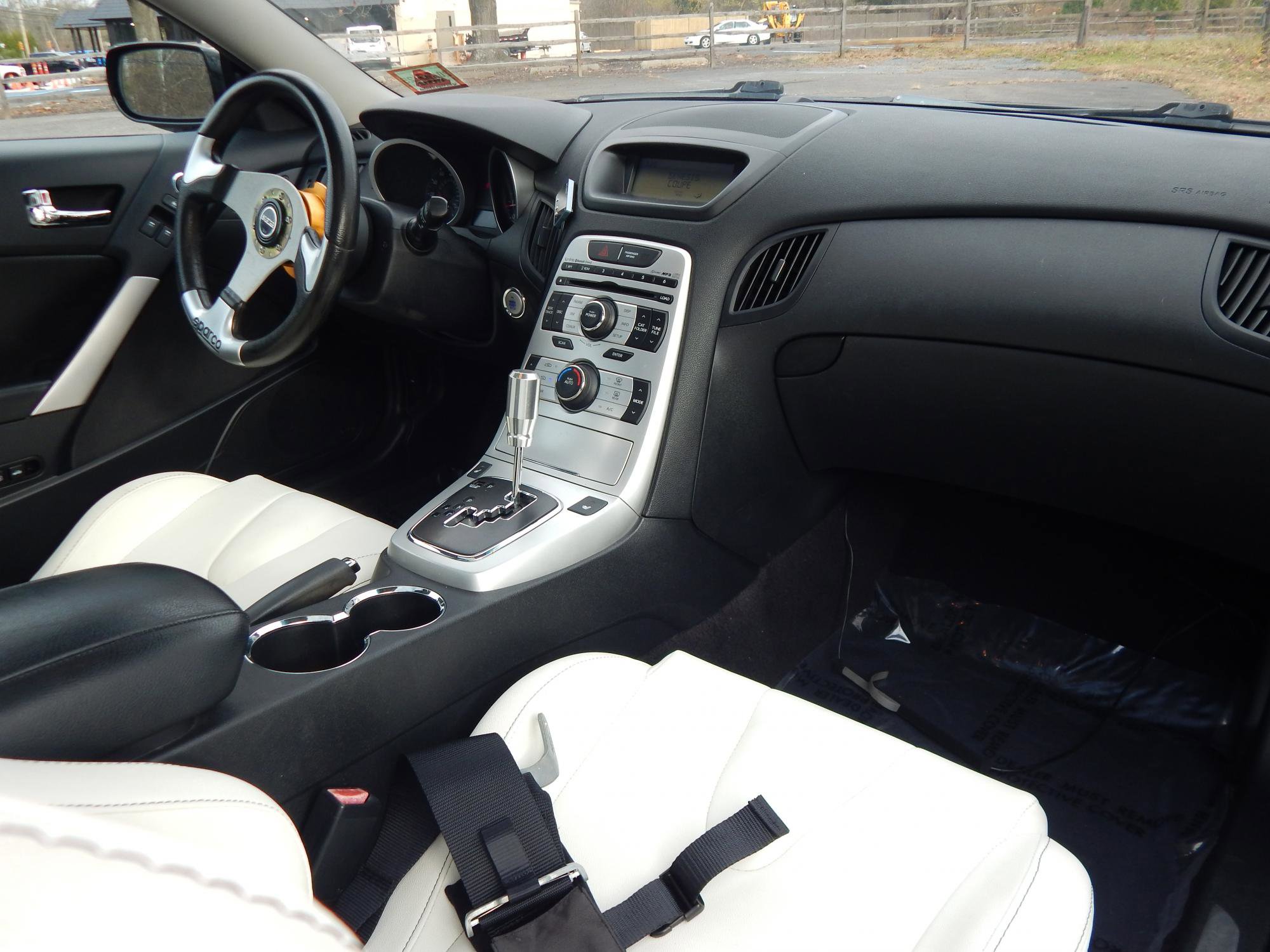 Used 2010 Hyundai Genesis 3.8 image 26