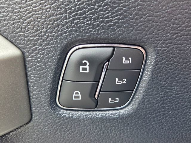 Used 2022 Ford F350 Lariat w/ Lariat Ultimate Package image 34