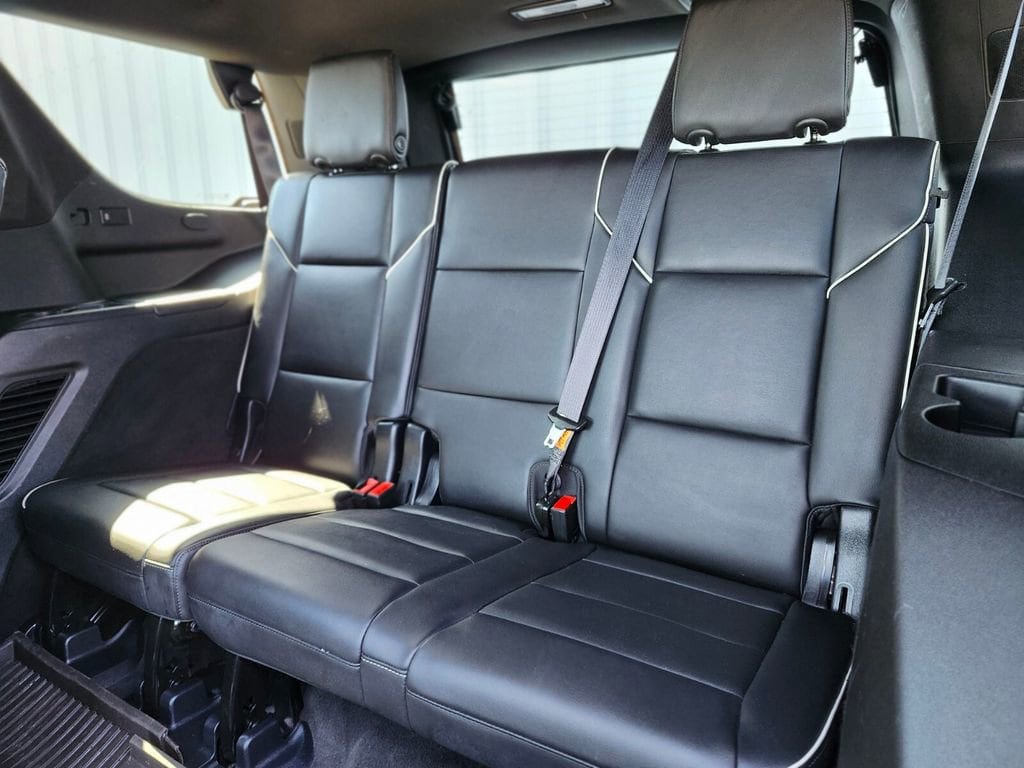 Used 2023 Cadillac Escalade Premium Luxury w/ LPO, Floor Liner Package AWD/4WD image 16