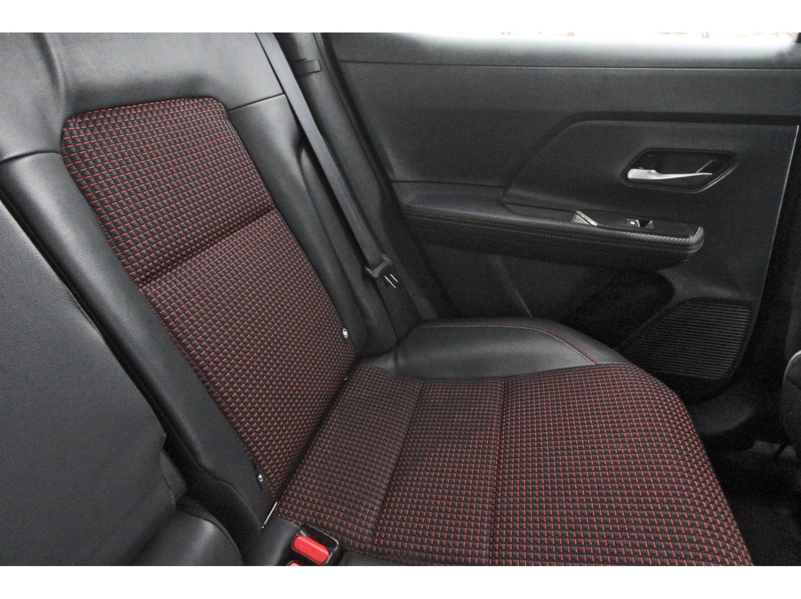 Used 2025 Nissan Kicks SR AWD/4WD image 16