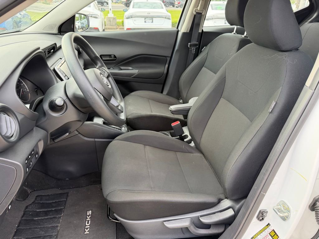 Certified 2025 Nissan Kicks Play S FWD image 7