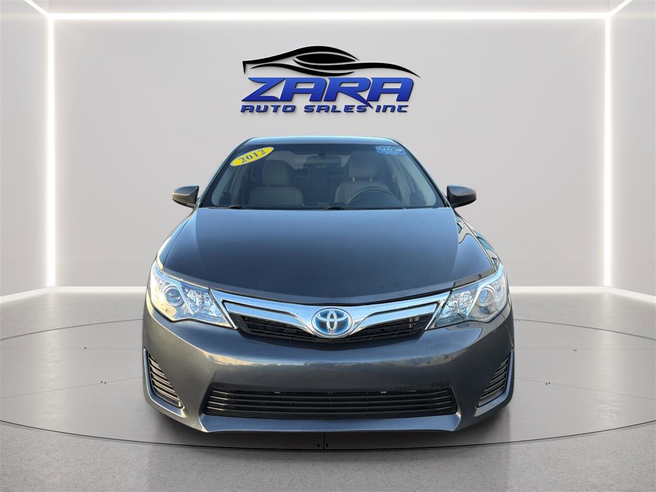 Used 2012 Toyota Camry LE FWD image 2