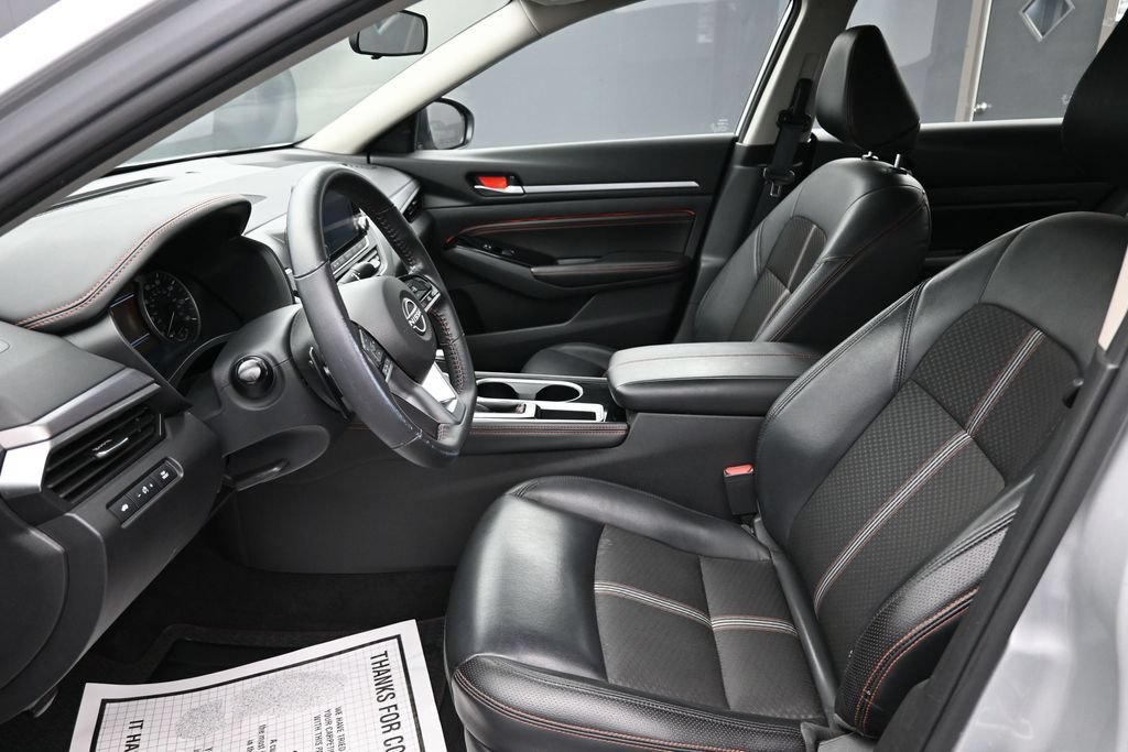 Used 2023 Nissan Altima 2.5 SR FWD image 11