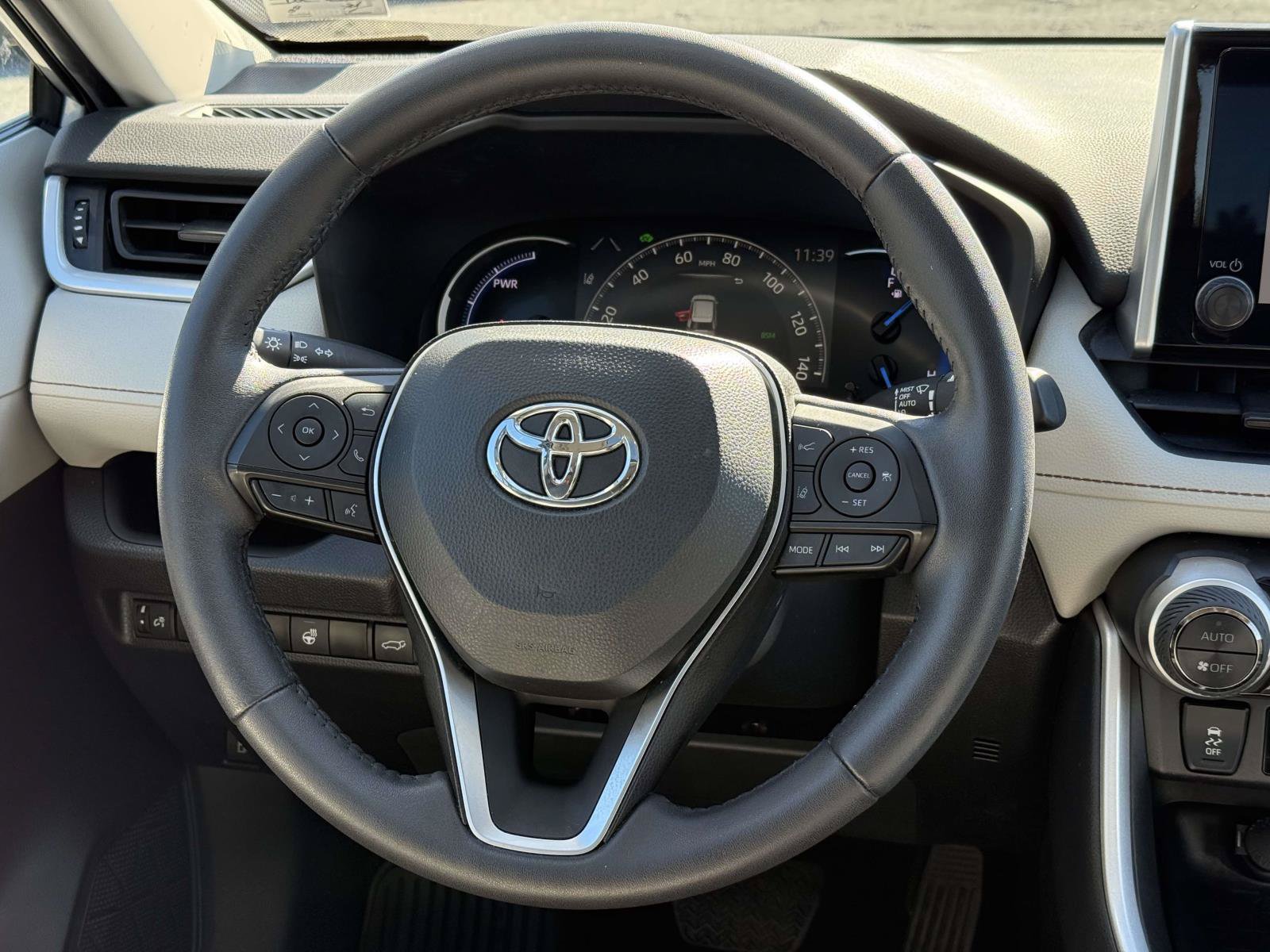 Used 2024 Toyota RAV4 XLE w/ Convenience Package AWD/4WD image 9