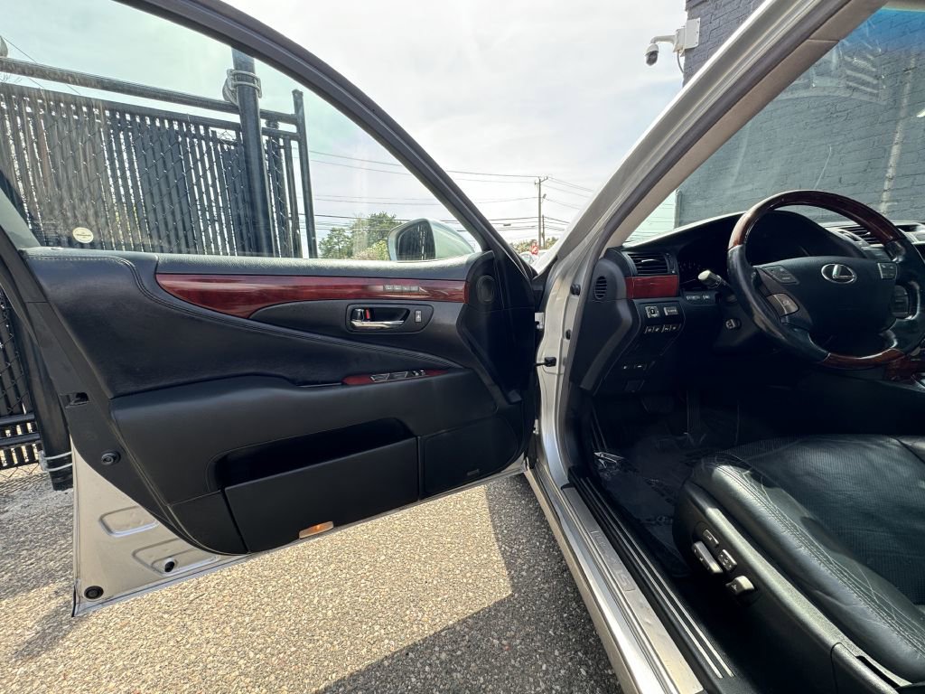 Used 2012 Lexus LS 460 AWD w/ Luxury Value Edition image 15