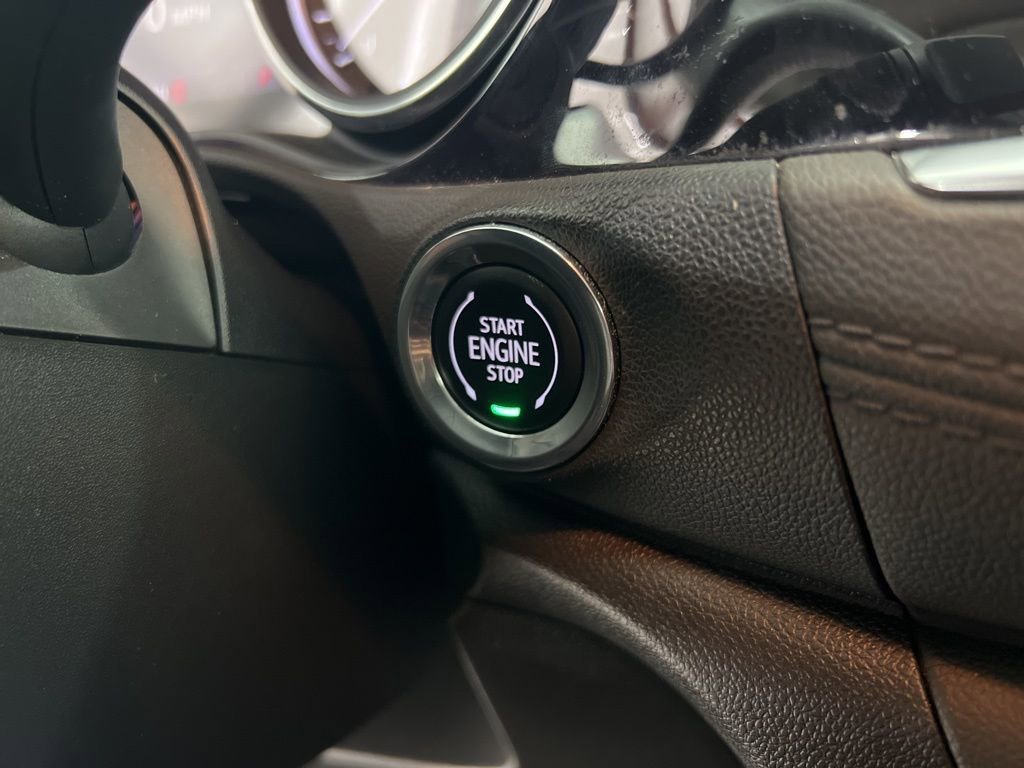 Used 2022 Buick Encore GX Essence image 15