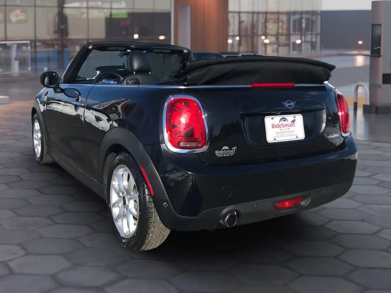 Used 2019 MINI Cooper Convertible image 9