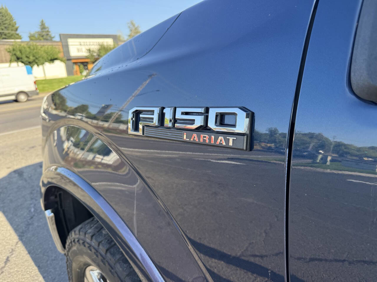 Used 2019 Ford F150 Lariat image 15