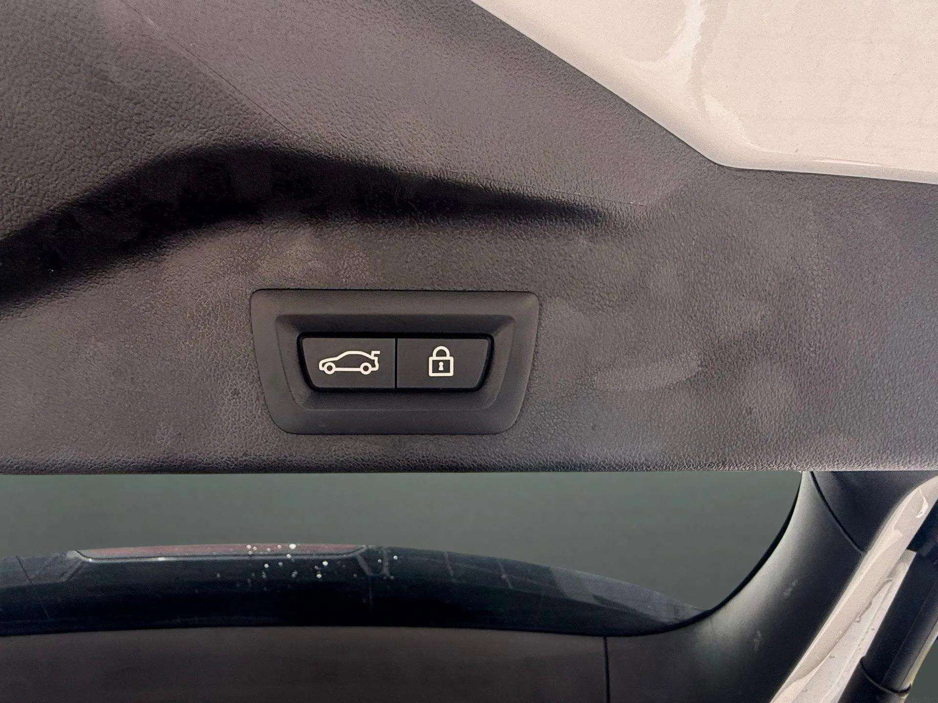 Used 2021 BMW X5 xDrive40i w/ M Sport Package image 24