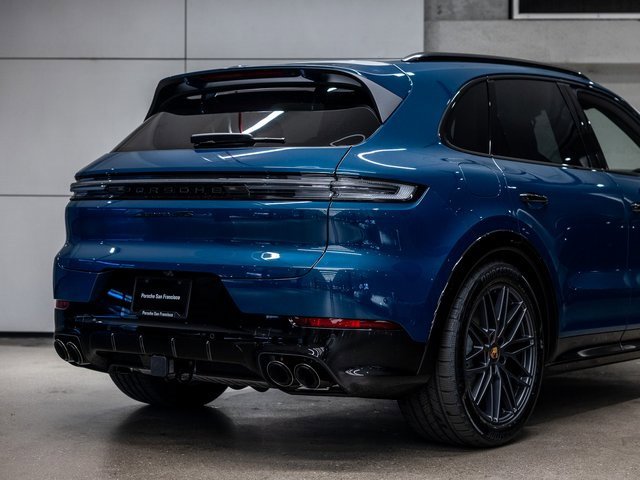 New 2026 Porsche Cayenne GTS image 24