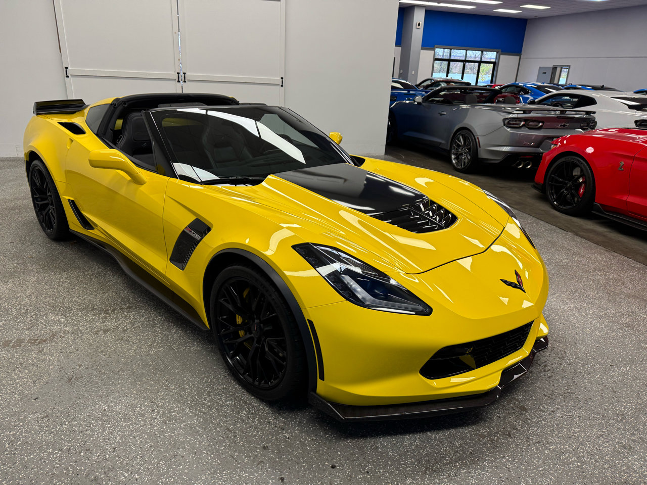 Used 2016 Chevrolet Corvette Z06 w/ 3LZ Preferred Equipment Group image 4