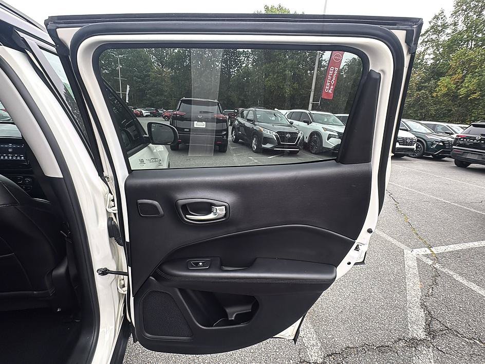 Used 2021 Jeep Compass Latitude w/ Sun and Sound Group AWD/4WD image 28