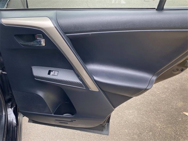 Used 2013 Toyota RAV4 Limited image 33