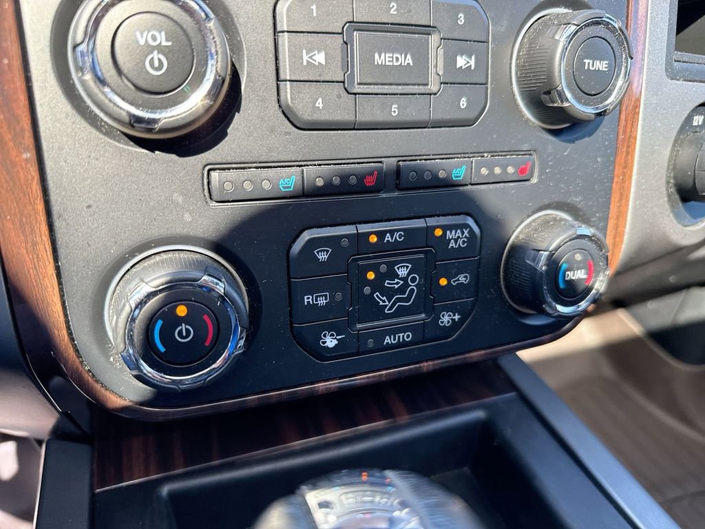 Used 2015 Ford Expedition Platinum image 17