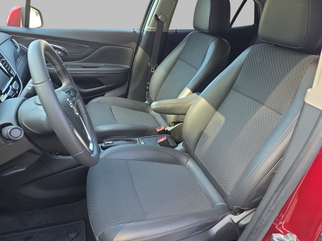 Used 2022 Buick Encore Preferred w/ Safety Package II AWD/4WD image 15