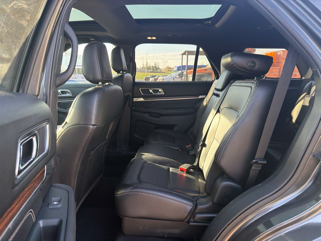 Used 2019 Ford Explorer Limited w/ Class III Trailer Tow Package AWD/4WD image 23