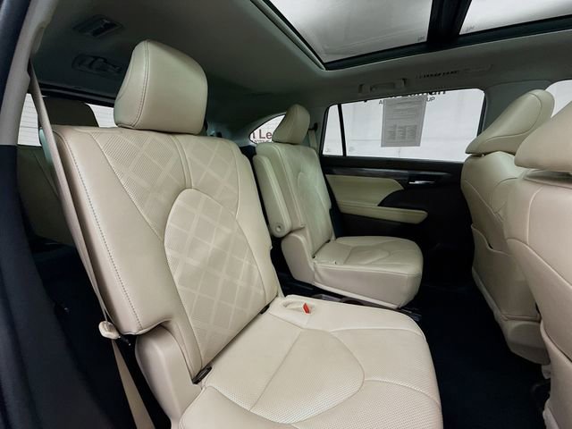Used 2022 Toyota Highlander Platinum image 30