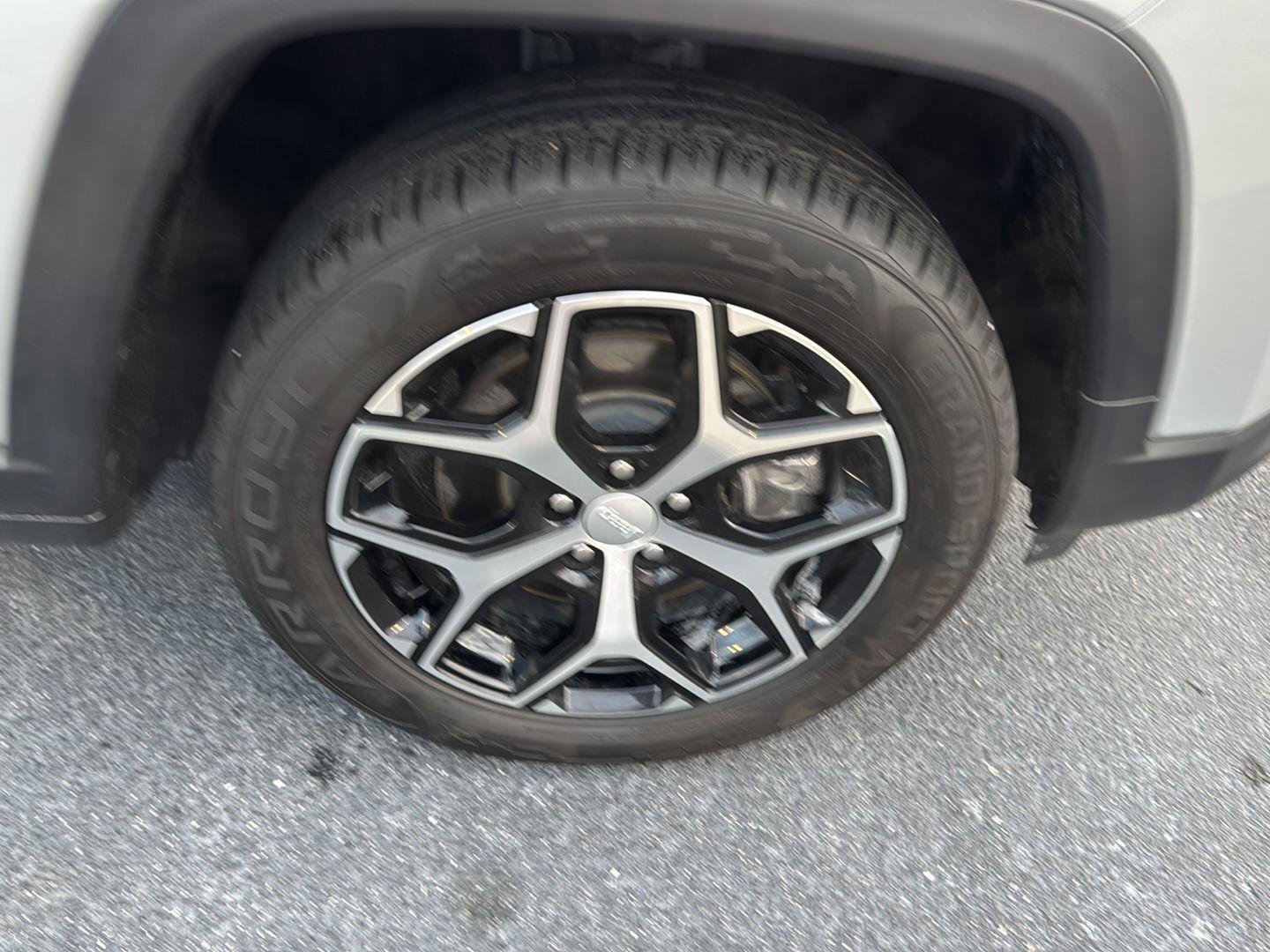 Used 2024 Jeep Compass Limited image 34