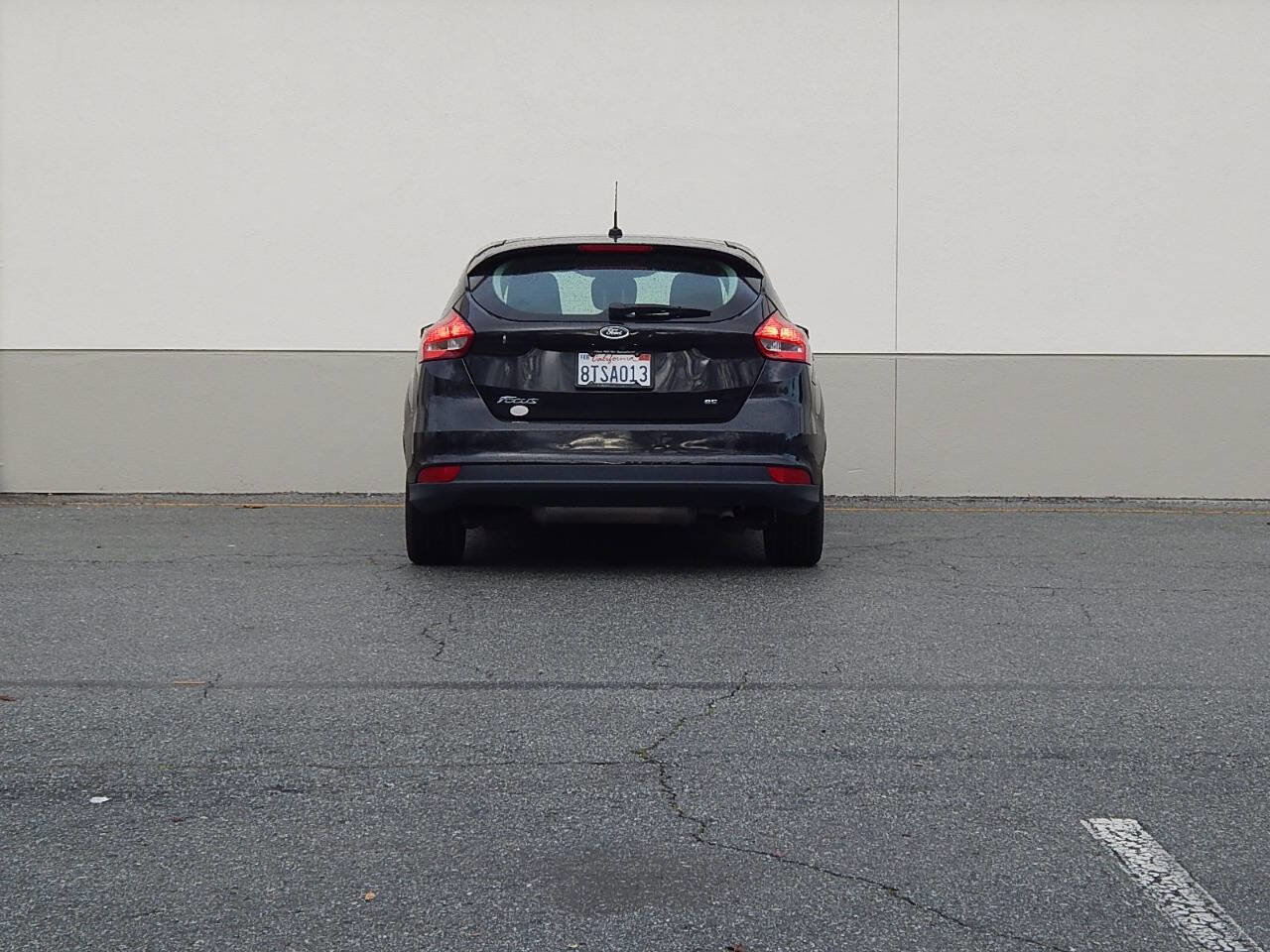 Used 2015 Ford Focus SE w/ Equipment Group 201A image 4