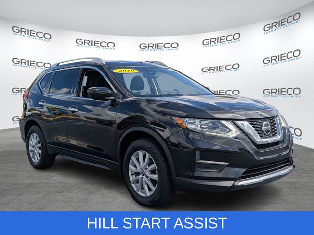 Used 2019 Nissan Rogue SV image 1
