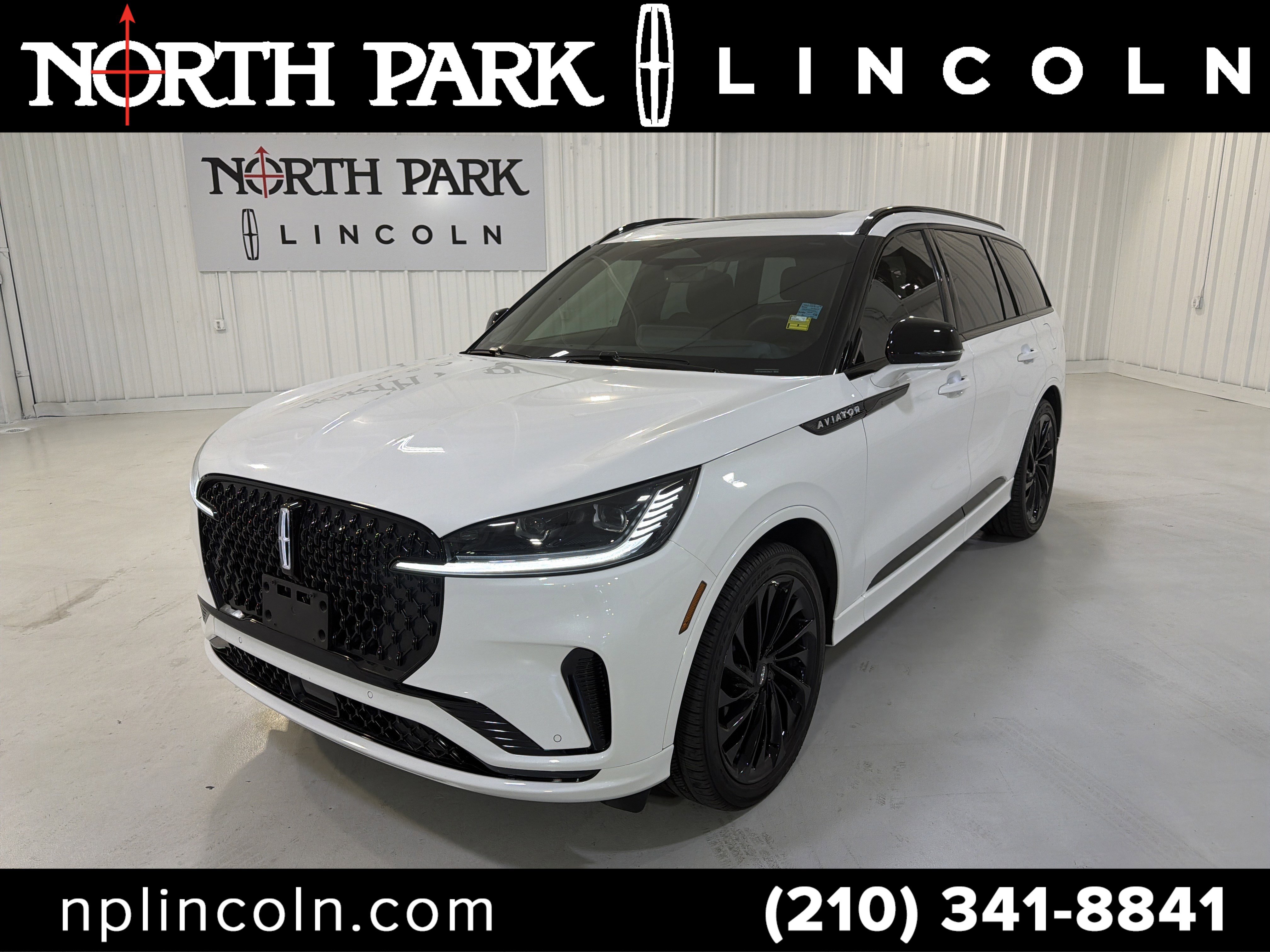 Used 2025 Lincoln Aviator Reserve w/ Luxury Package image 1
