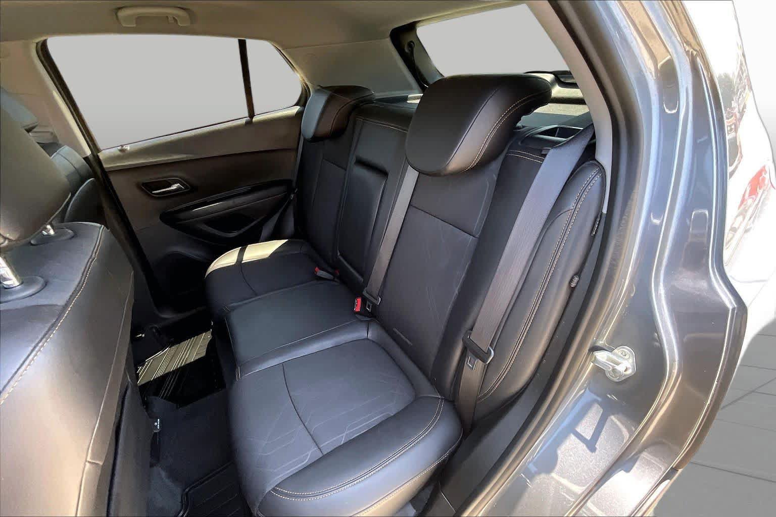 Used 2020 Chevrolet Trax LT w/ Driver Confidence Package FWD image 20