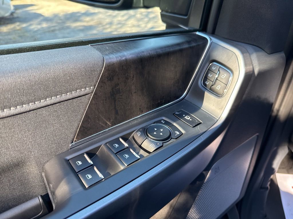 New 2026 Ford F350 Lariat w/ Black Appearance Package image 15