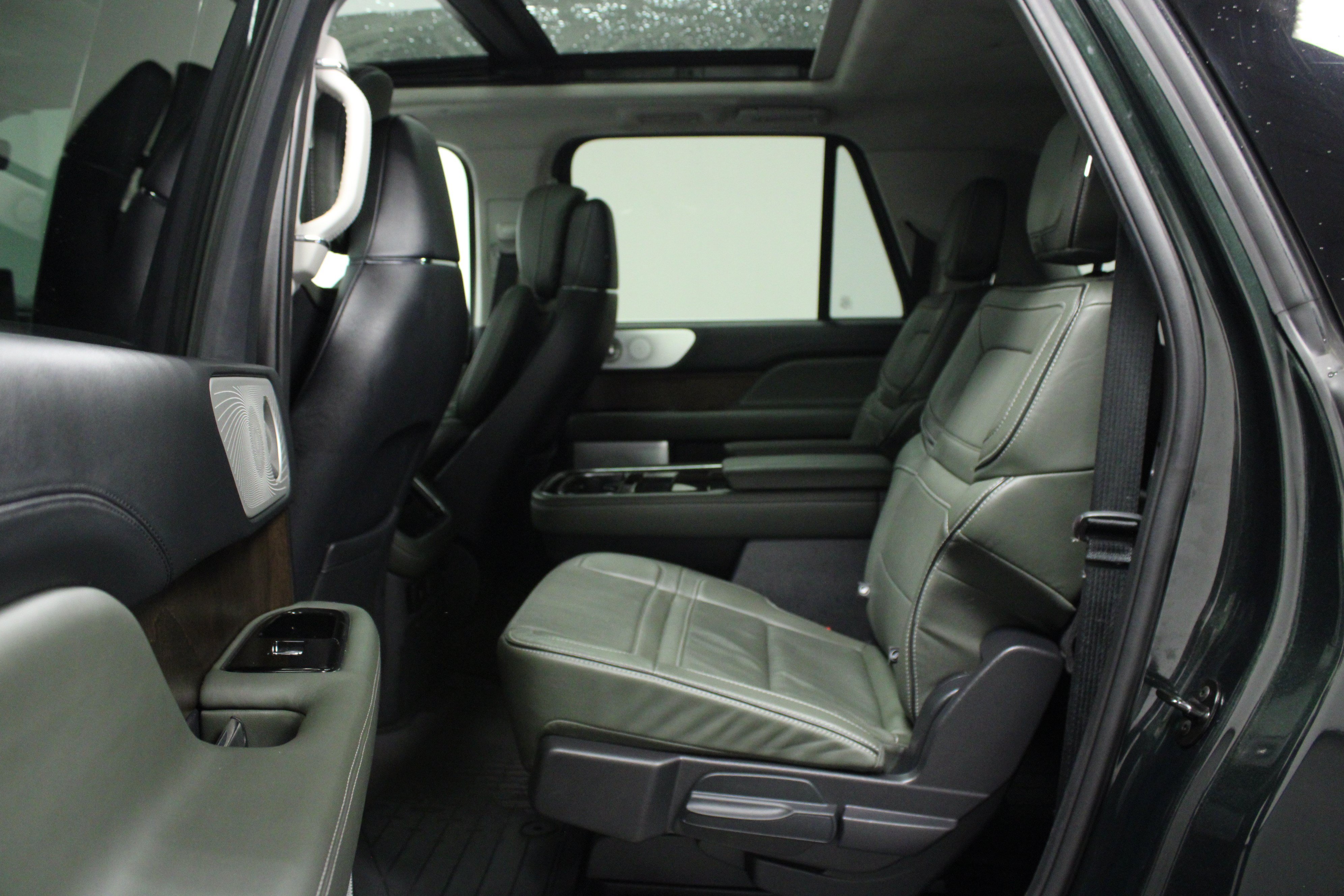 Used 2022 Lincoln Navigator L Black Label AWD/4WD image 13