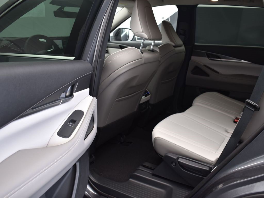 Certified 2026 INFINITI QX60 Pure w/ Cargo Package image 13