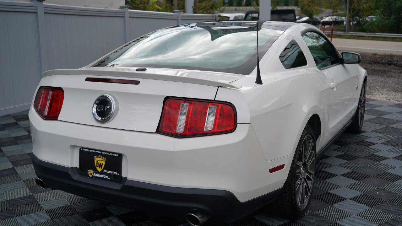 Used 2010 Ford Mustang GT RWD image 9