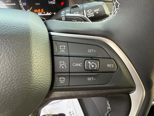 New 2025 Jeep Grand Cherokee Limited w/ Black Appearance Package image 21