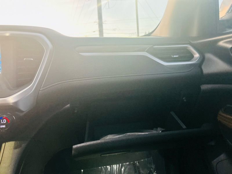 Used 2017 GMC Acadia SLE image 35