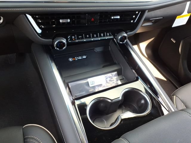 New 2026 Chevrolet Suburban Premier w/ Sun And Tow Package AWD/4WD image 21