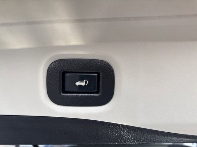 Used 2019 Nissan Rogue SV w/ Premium Package image 18