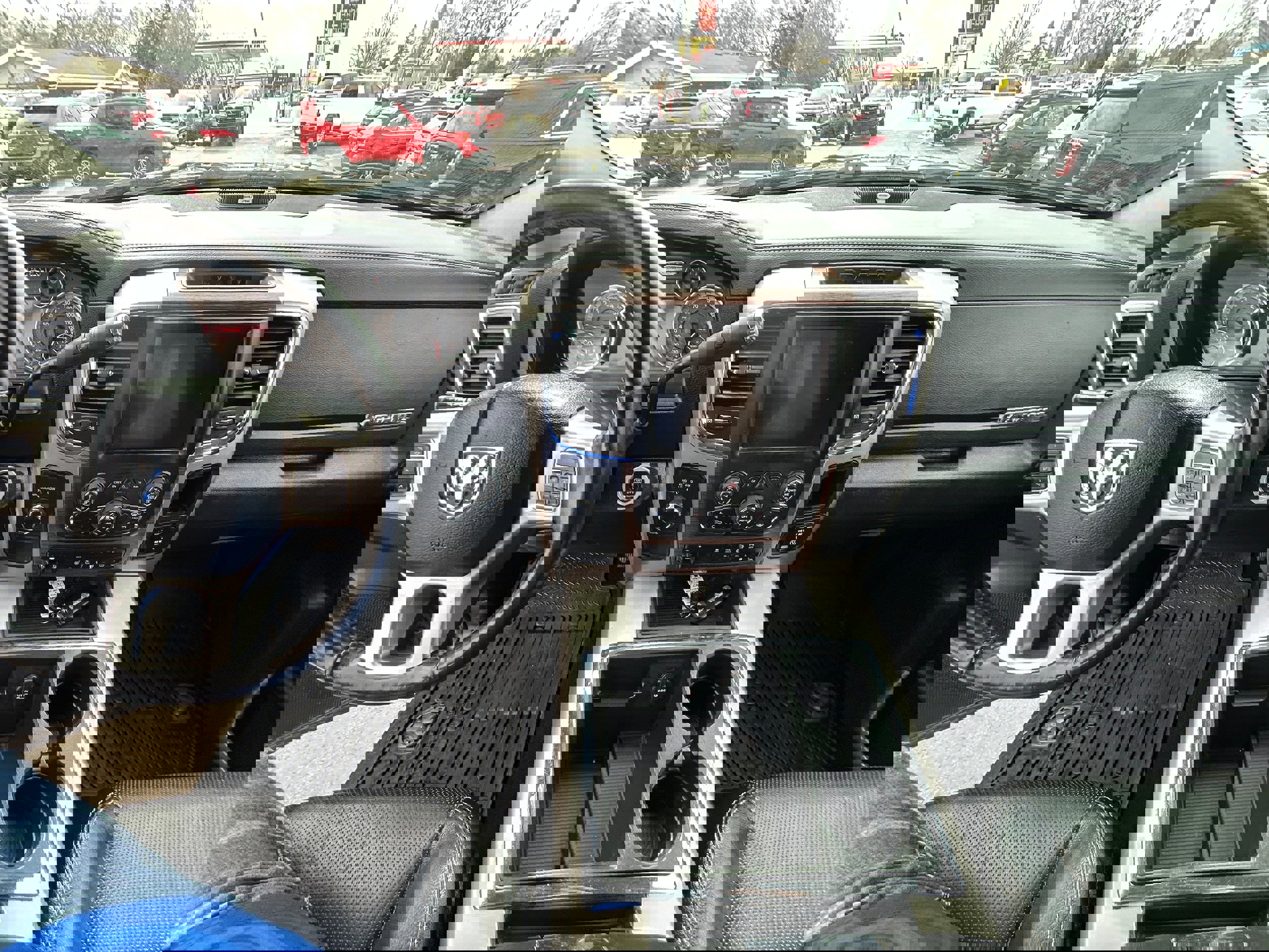 Used 2014 RAM 3500 Laramie w/ Convenience Group image 9