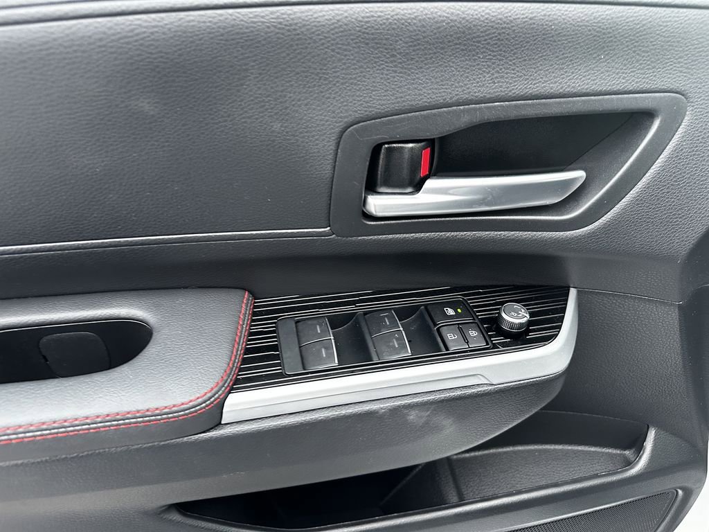 Used 2025 Toyota Sienna XSE image 10