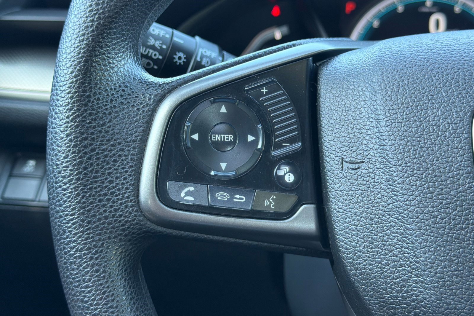 Used 2018 Honda Civic EX image 29