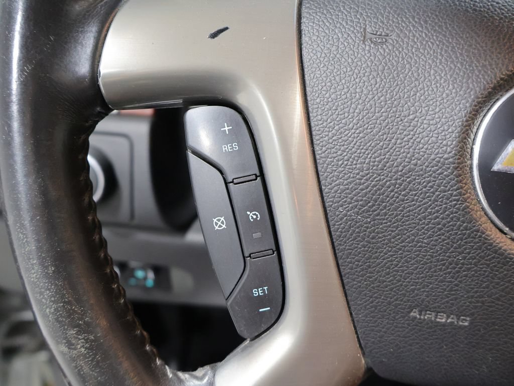 Used 2013 Chevrolet Suburban LT w/ Luxury Package AWD/4WD image 35