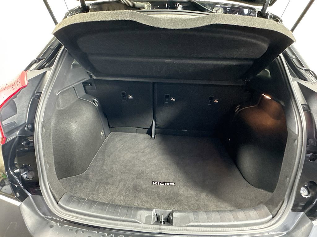 Used 2018 Nissan Kicks SR w/ Premium Package image 30