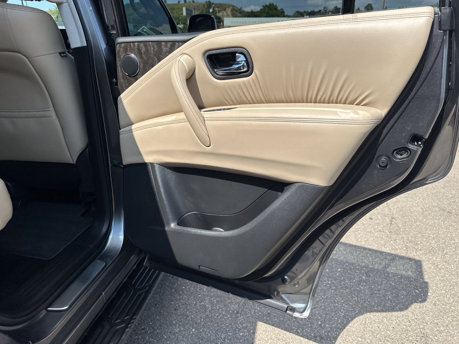 Used 2024 Nissan Armada Platinum w/ Cargo Package AWD/4WD image 40