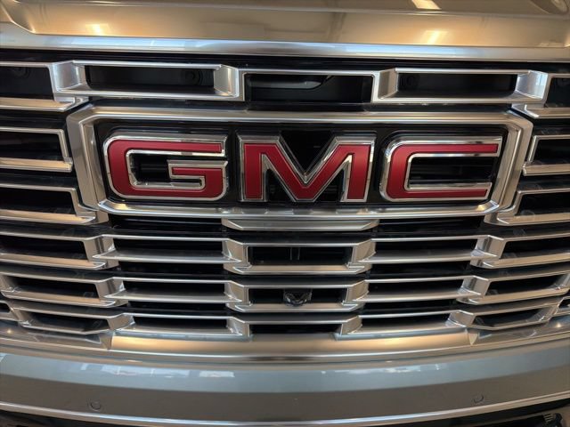 Used 2026 GMC Yukon XL Denali w/ Sun & Power Step Package AWD/4WD image 14