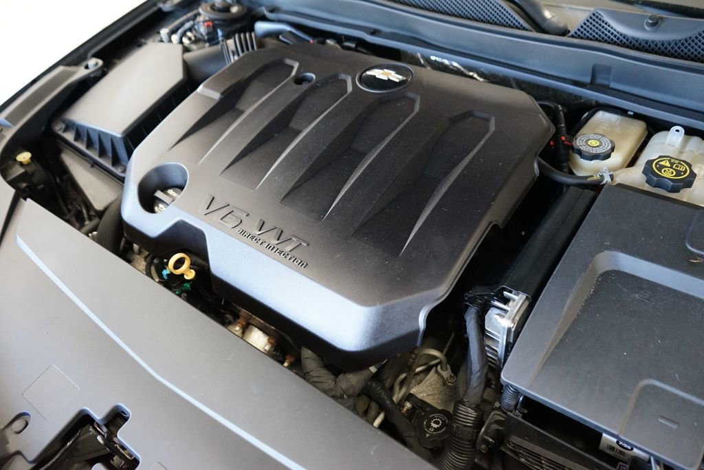 Used 2018 Chevrolet Impala LT FWD image 46