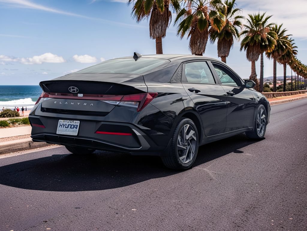 Certified 2025 Hyundai Elantra Sport FWD image 5