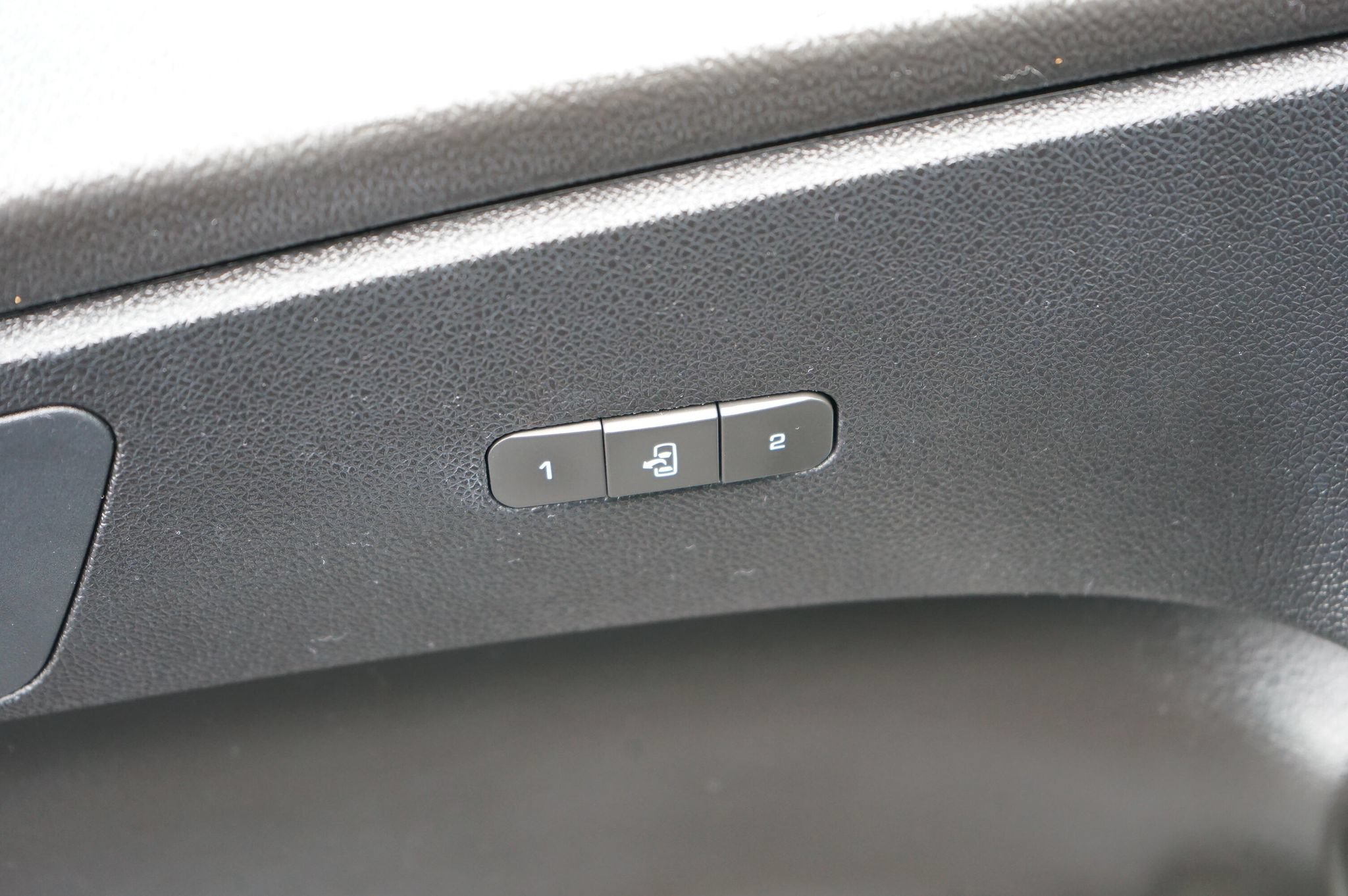 Used 2011 GMC Acadia SLT AWD/4WD image 10