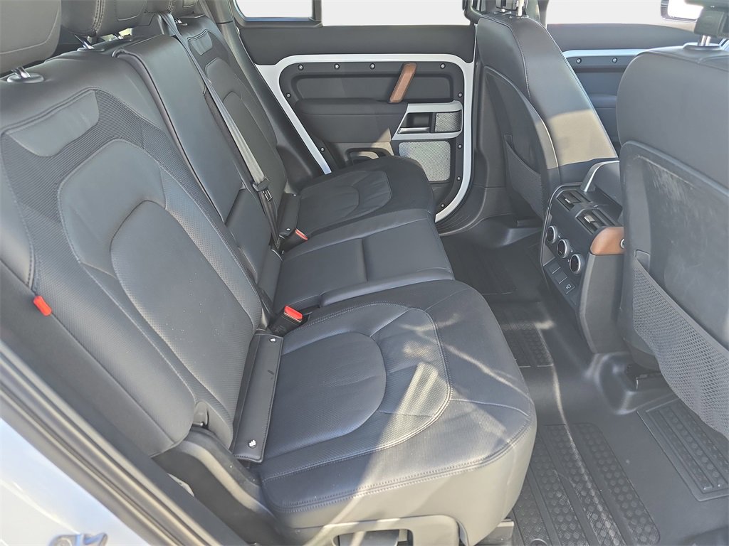 Certified 2023 Land Rover Defender 130 X-Dynamic SE image 11
