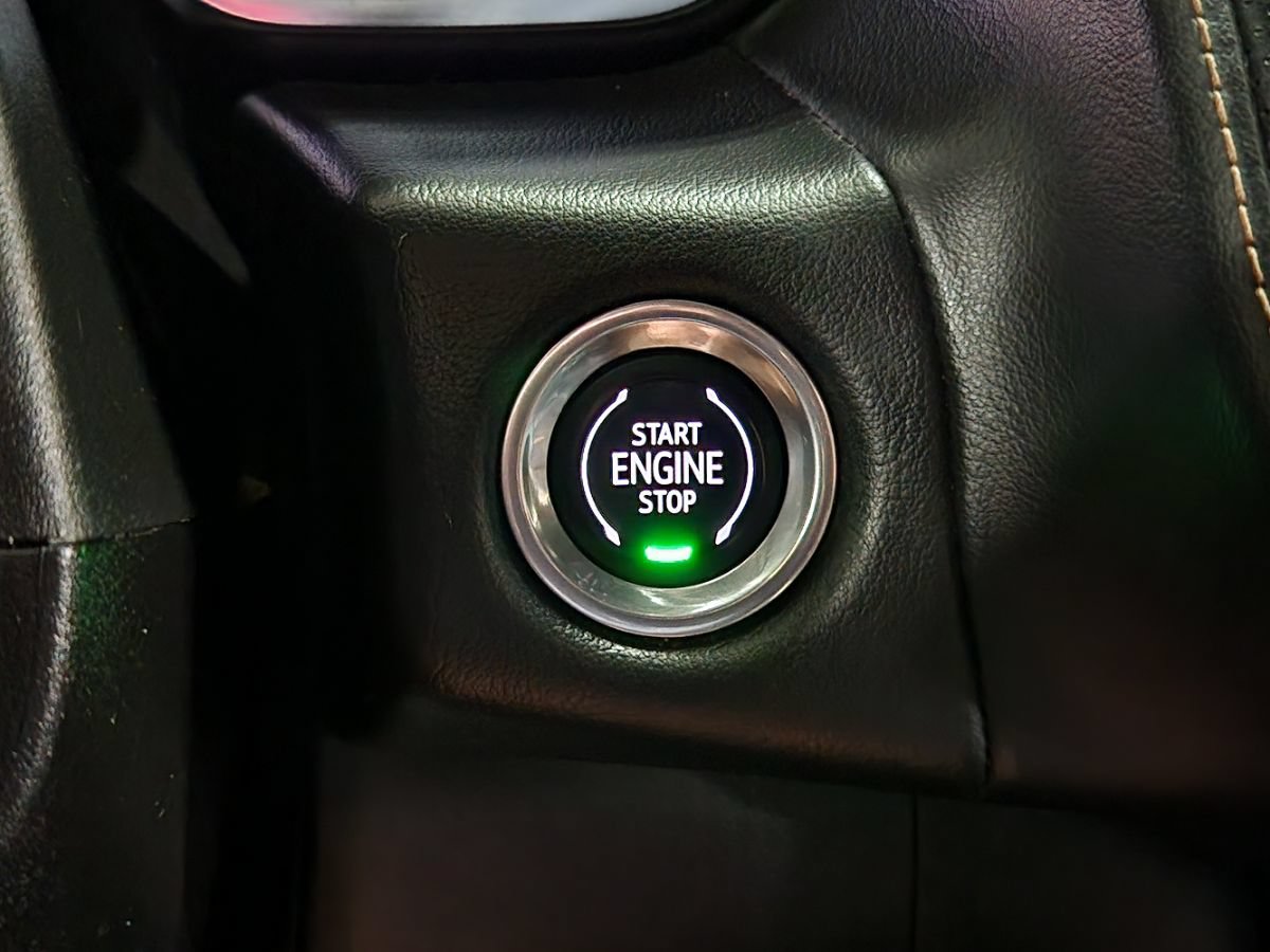 Used 2021 GMC Yukon XL AT4 w/ AT4 Premium Plus Package AWD/4WD image 40