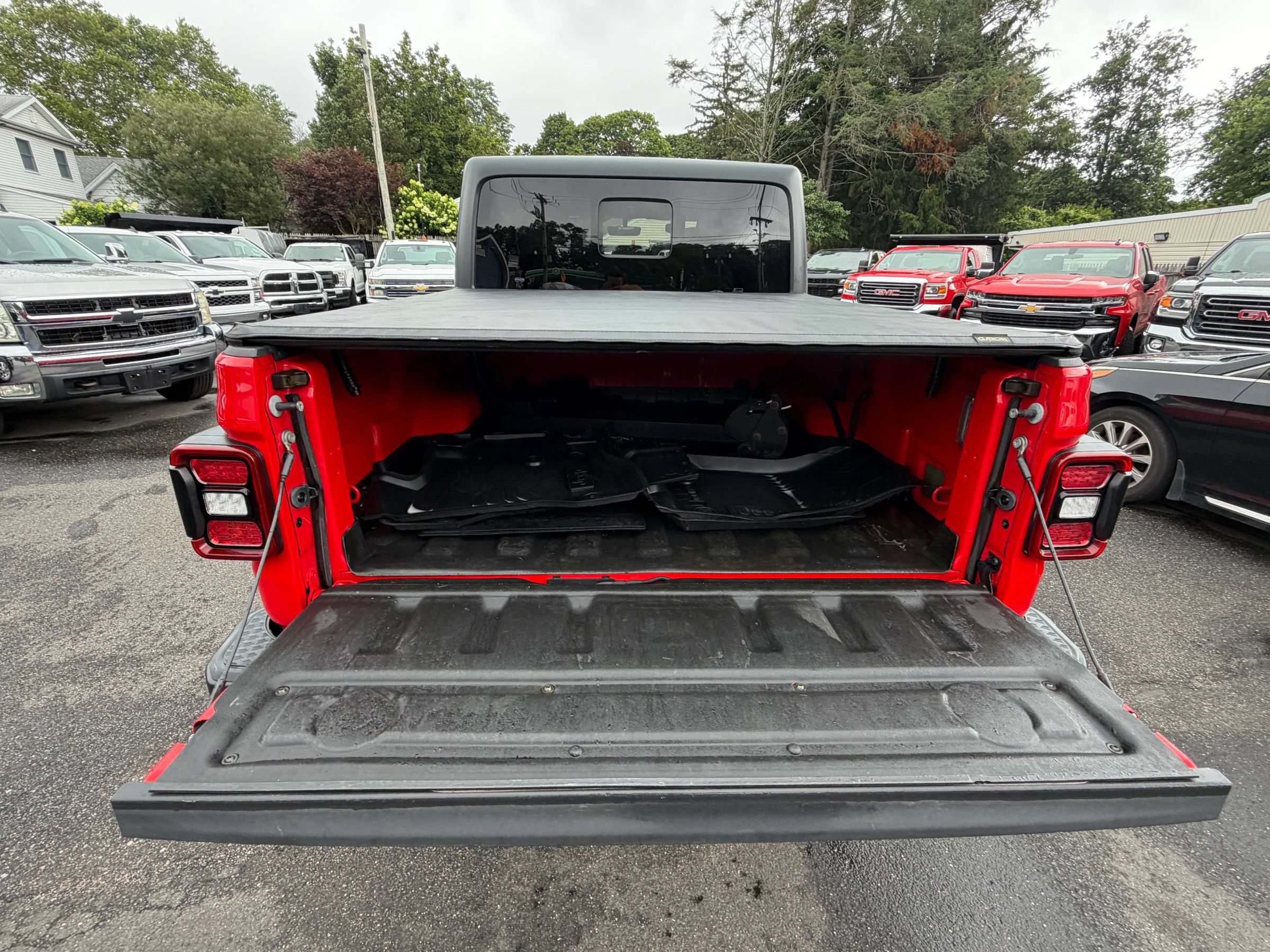 Used 2020 Jeep Gladiator Overland AWD/4WD image 39