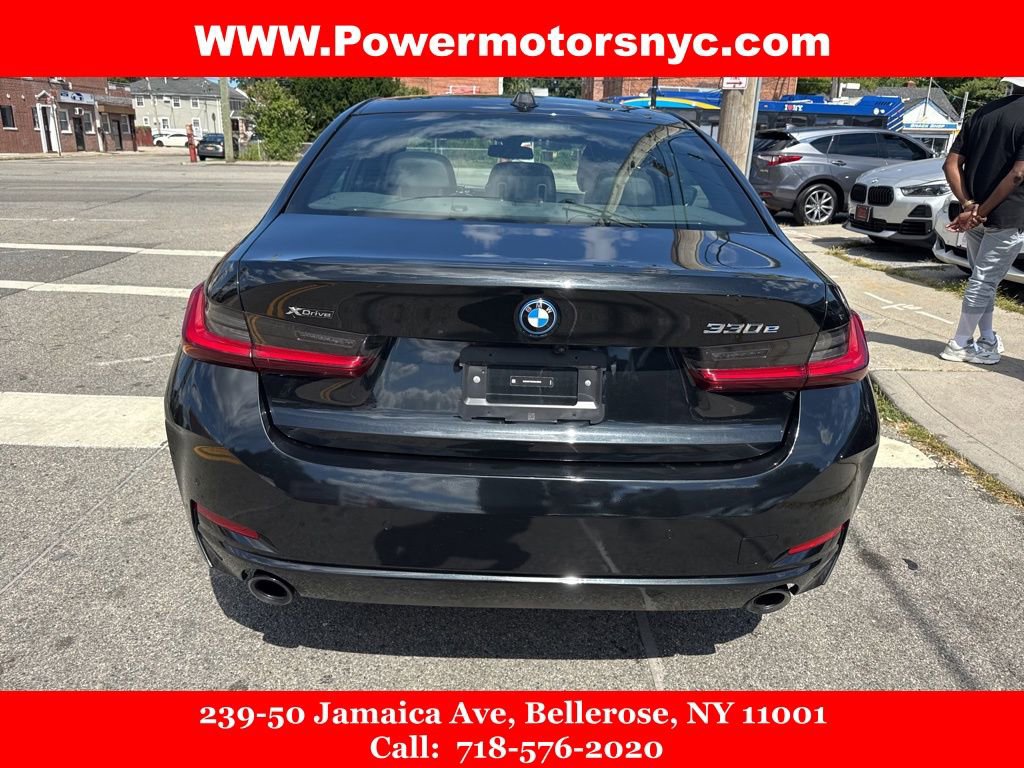 Used 2024 BMW 330e xDrive w/ Convenience Package image 4